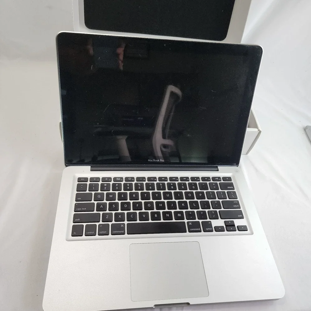 Apple MacBook Pro 13.3 in 2012 Silver/Intel Core i5 3rd Gen. 2.50 GHz, 500 GB 4